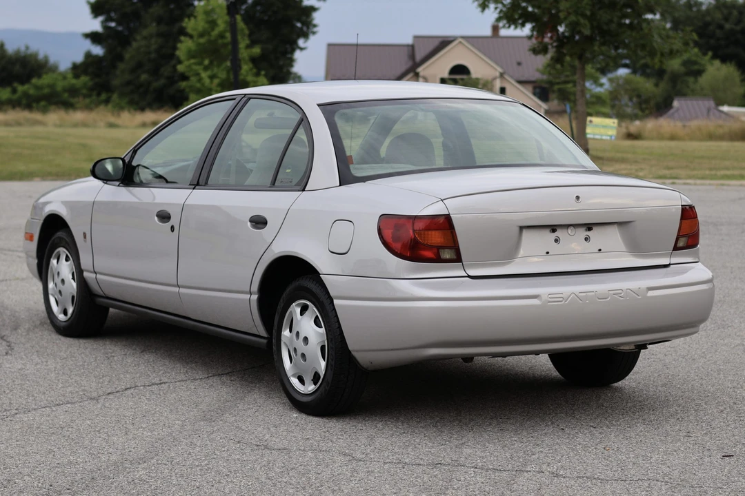 2001 Saturn - Image 10 of 31
