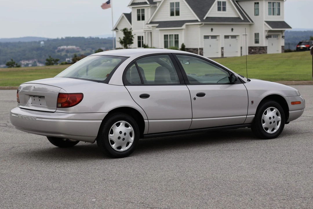 2001 Saturn - Image 13 of 31