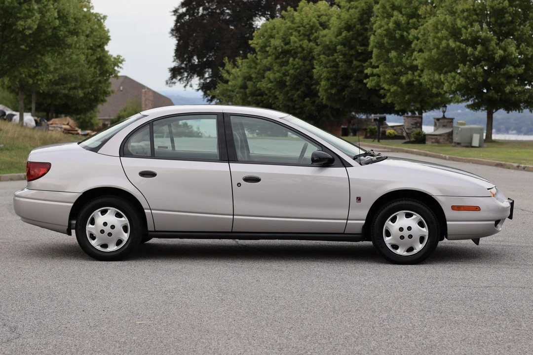 2001 Saturn - Image 15 of 31