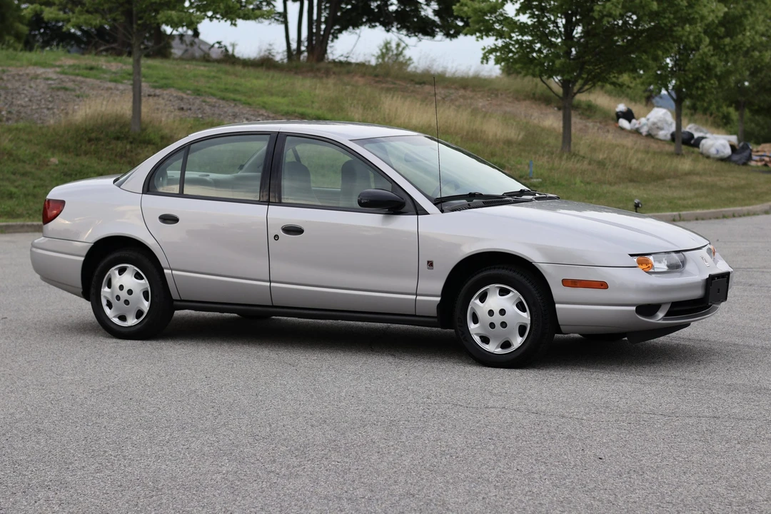 2001 Saturn - Image 16 of 31