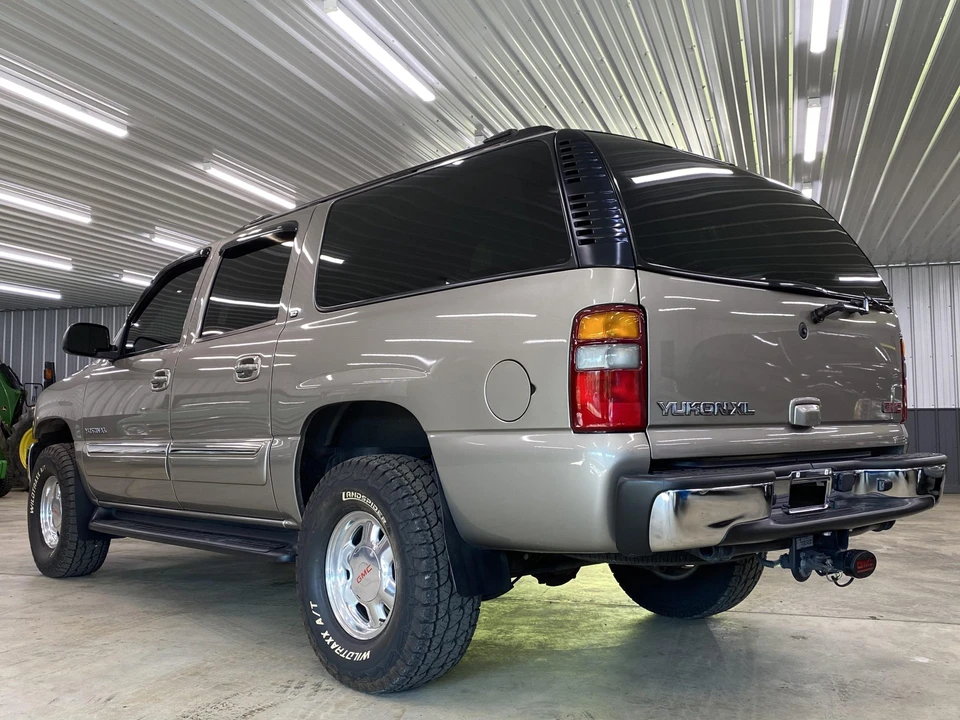 2002 GMC Yukon 2nd Gen - Image 10 of 31