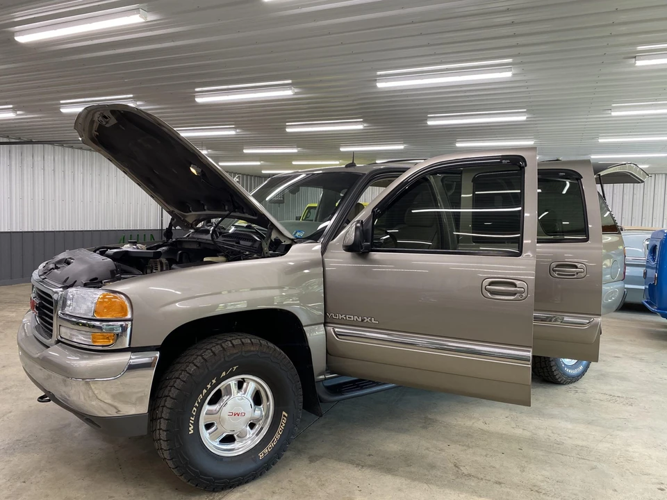 2002 GMC Yukon 2nd Gen - Image 17 of 31