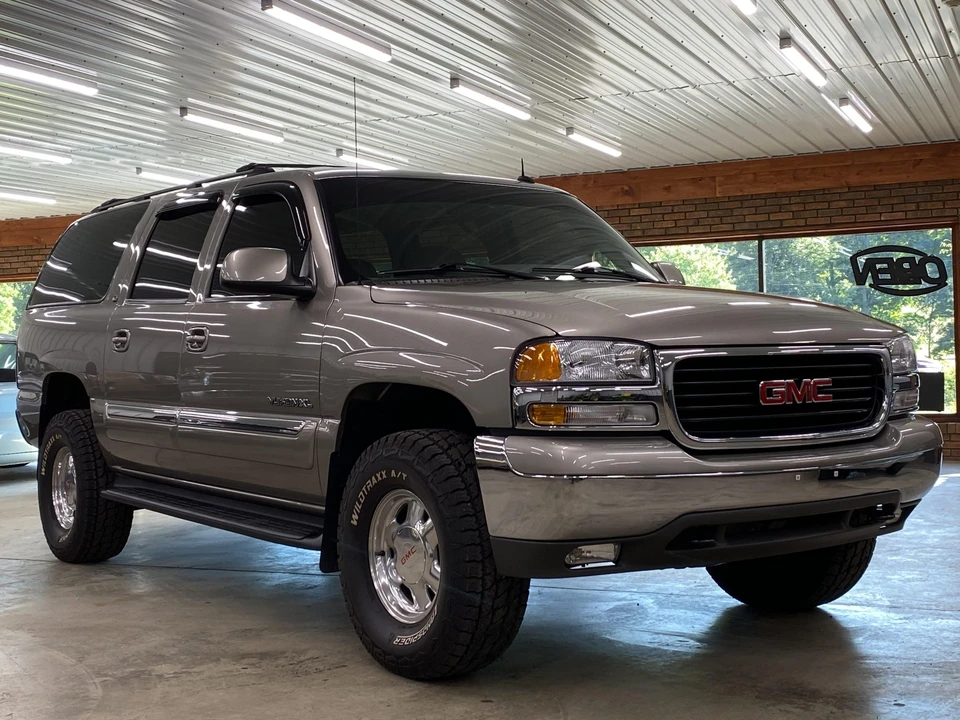2002 GMC Yukon 2nd Gen - Image 2 of 31