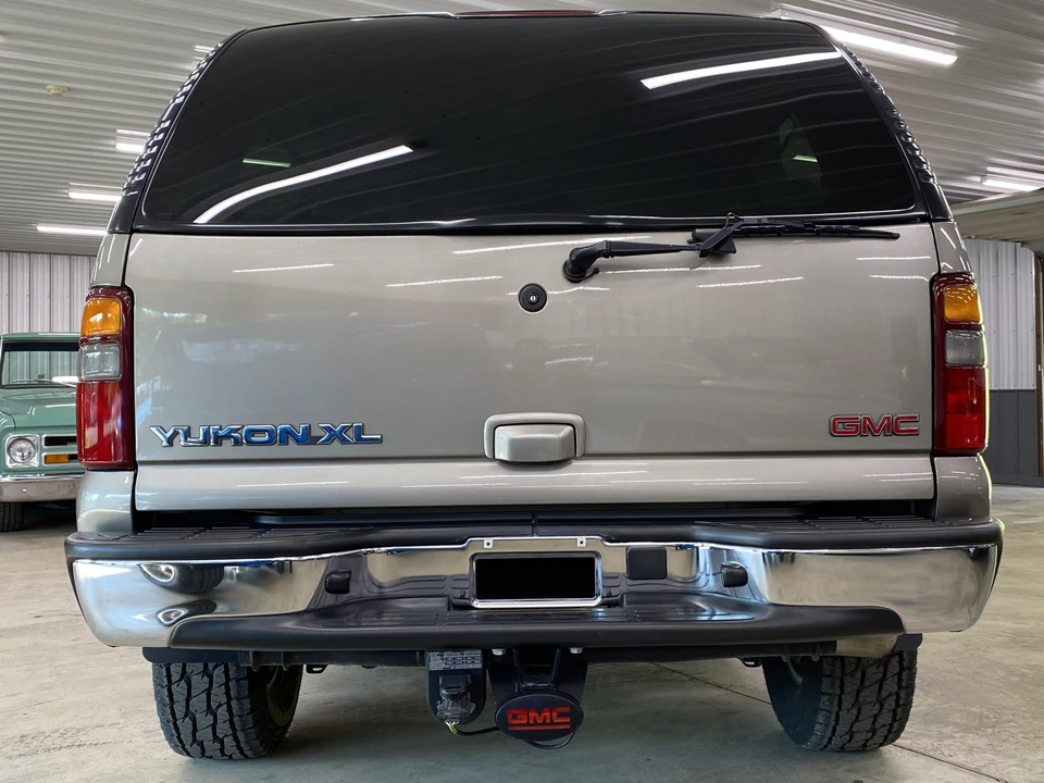 2002 GMC Yukon 2nd Gen - Image 11 of 31