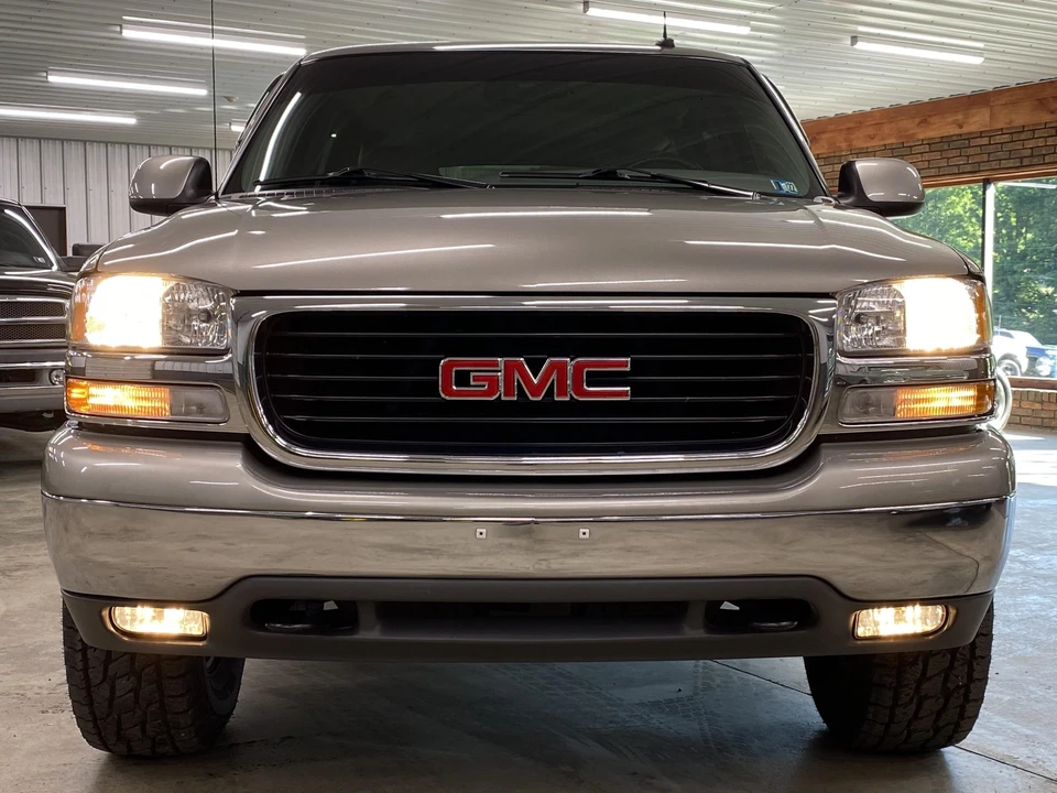 2002 GMC Yukon 2nd Gen - Image 4 of 31