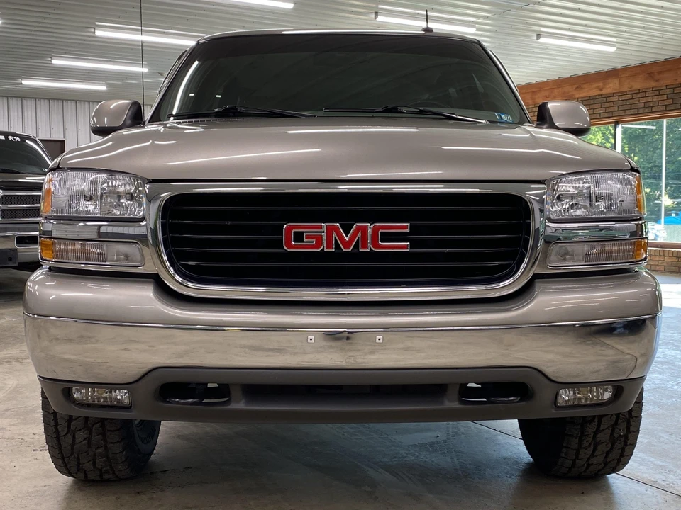2002 GMC Yukon 2nd Gen - Image 5 of 31