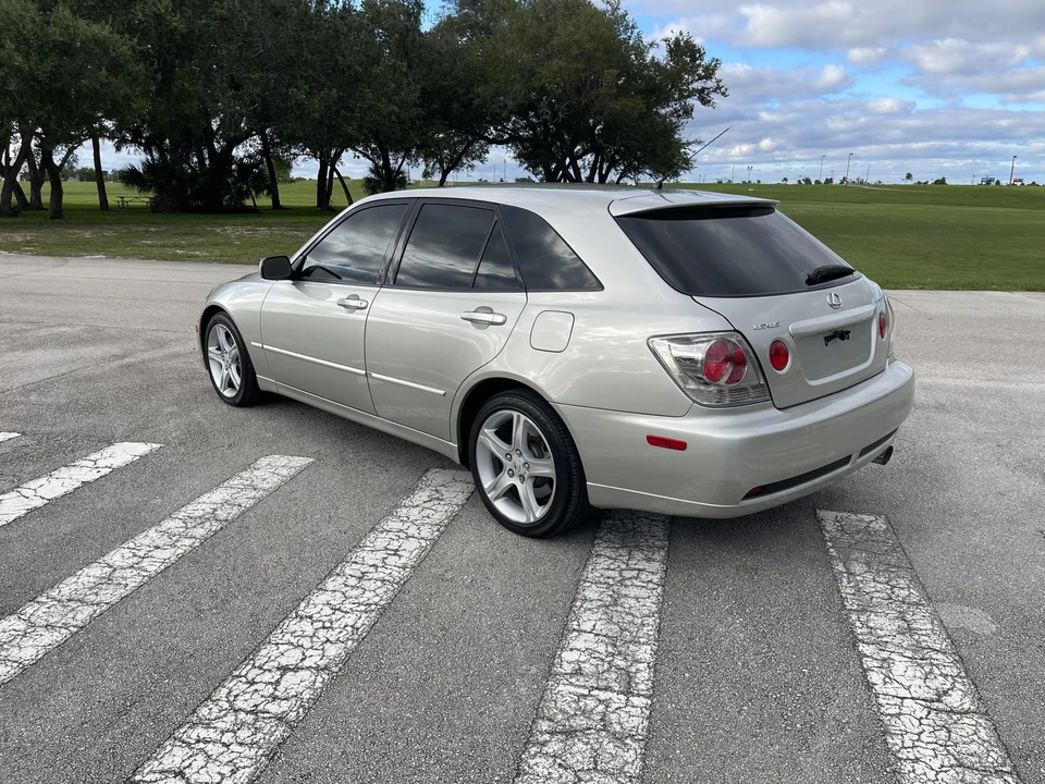 2002 Lexus IS 1st Gen - Image 8 of 31