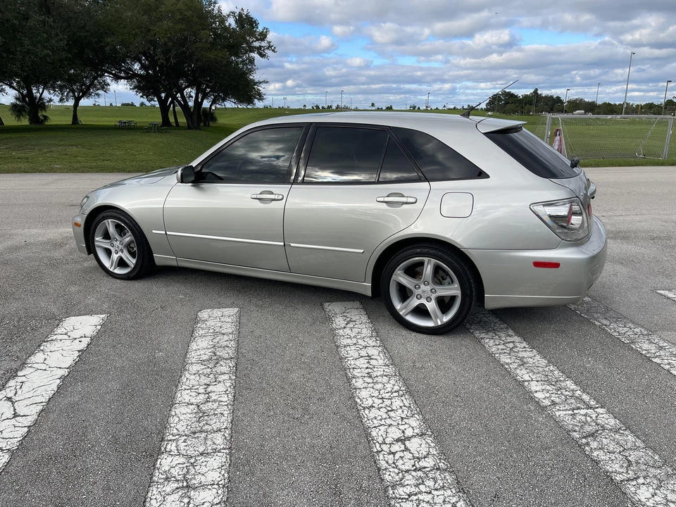 2002 Lexus IS 1st Gen - Image 7 of 31