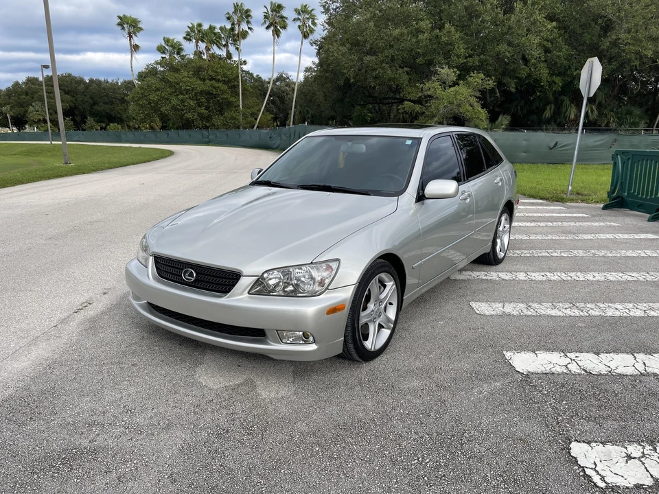 2002 Lexus IS 1st Gen - Image 3 of 31