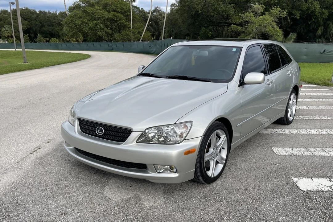 2002 Lexus IS 1st Gen - Image 1 of 31
