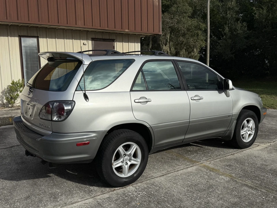 2002 Lexus RX 1st Gen - Image 11 of 31