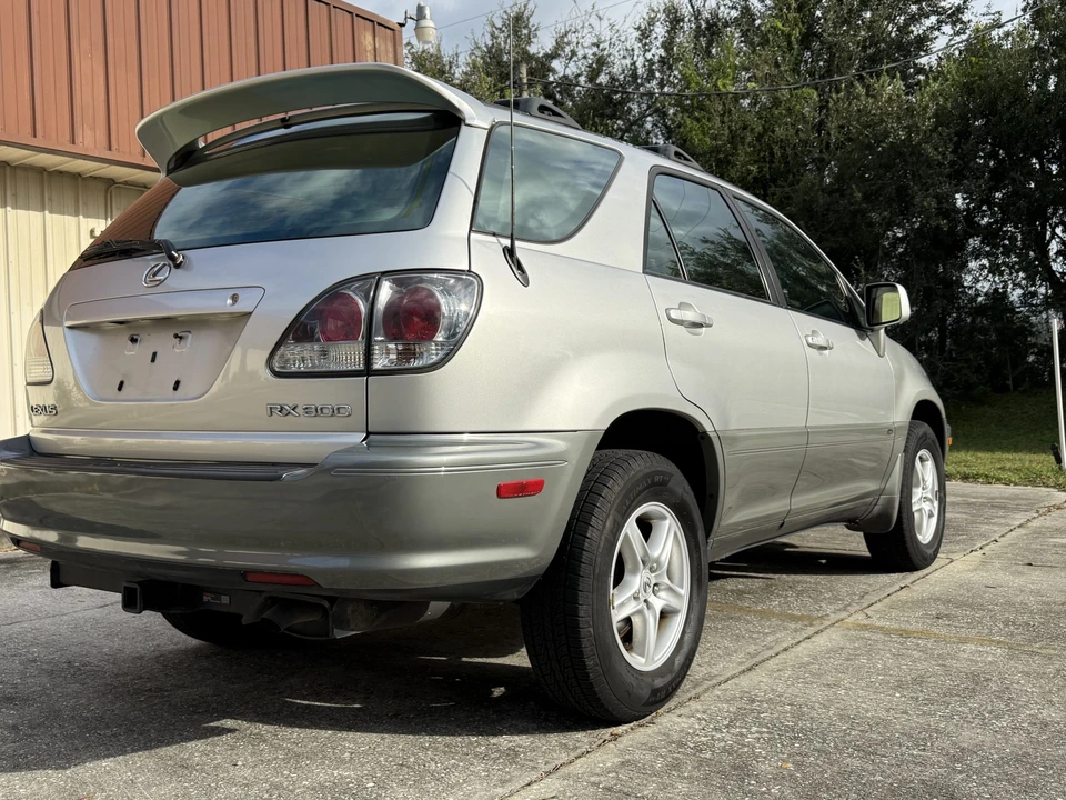 2002 Lexus RX 1st Gen - Image 10 of 31
