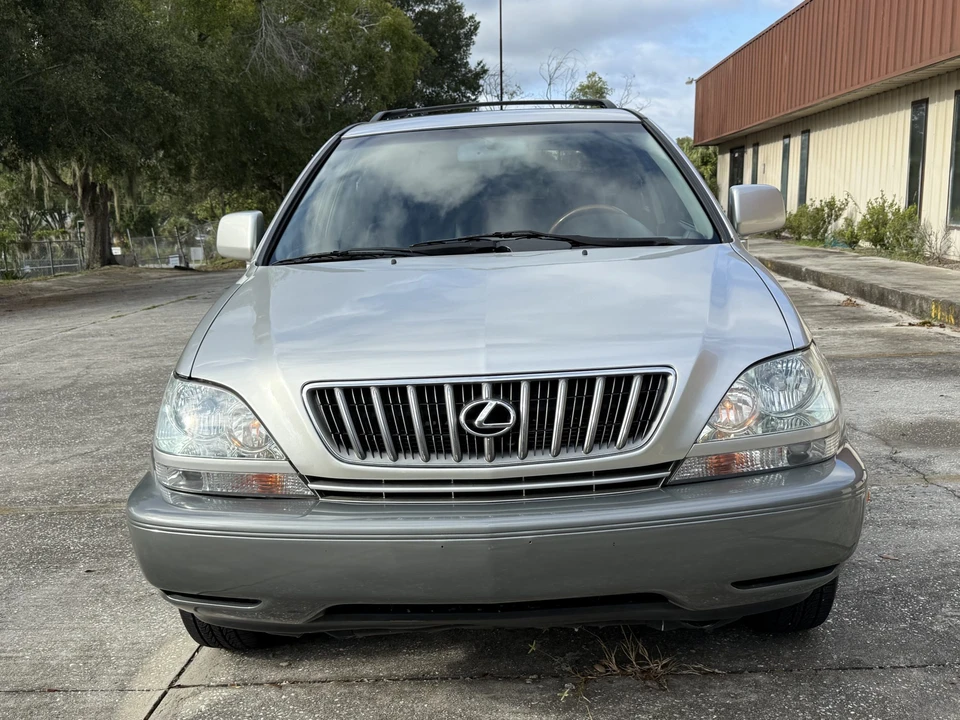 2002 Lexus RX 1st Gen - Image 17 of 31