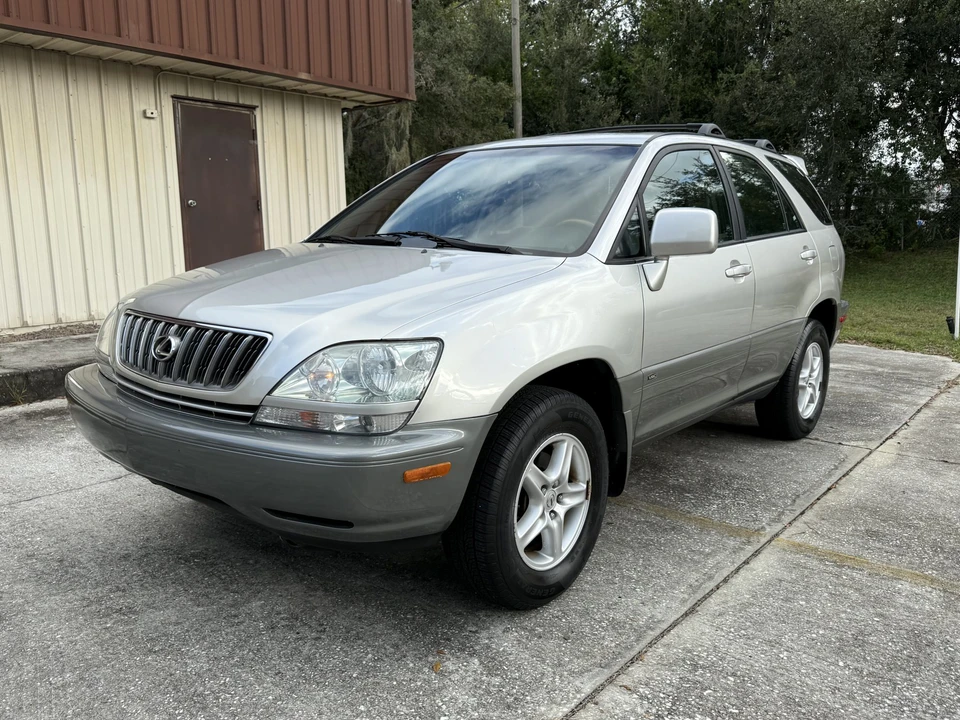 2002 Lexus RX 1st Gen - Image 2 of 31