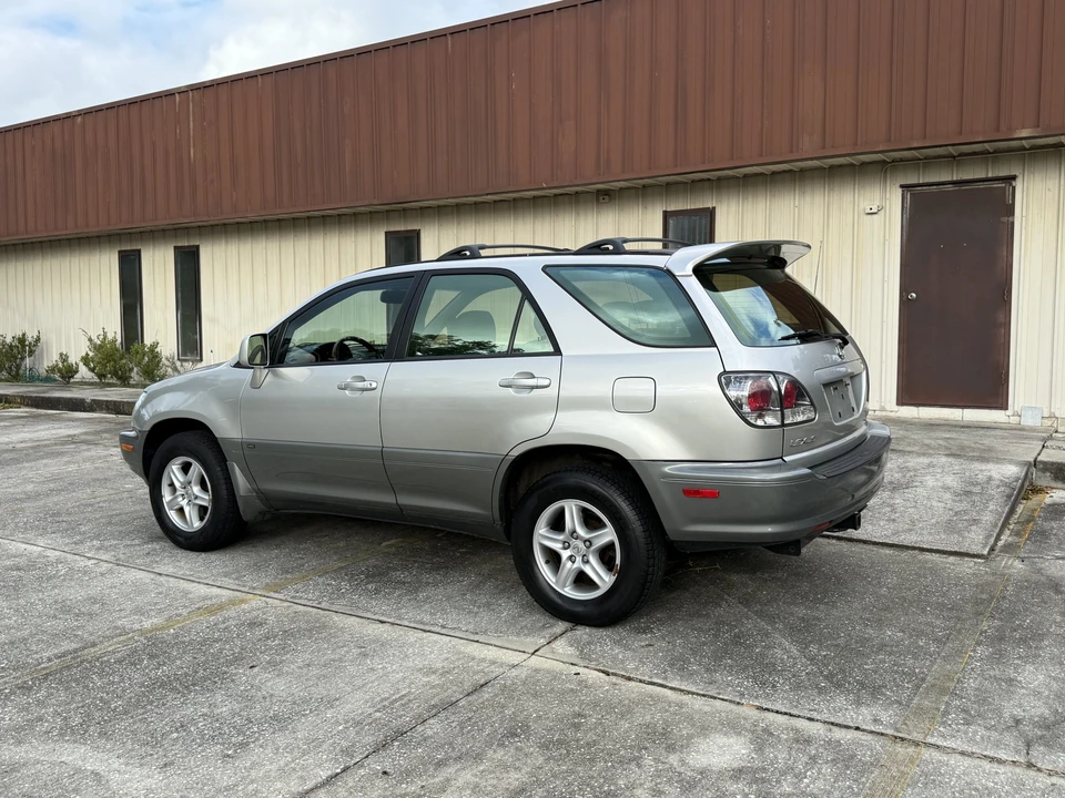 2002 Lexus RX 1st Gen - Image 5 of 31