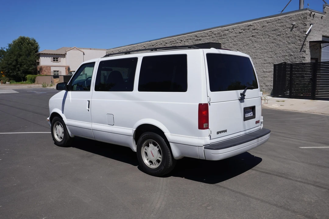 2003 GMC Savana - Image 16 of 31