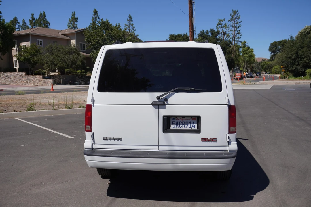 2003 GMC Savana - Image 15 of 31