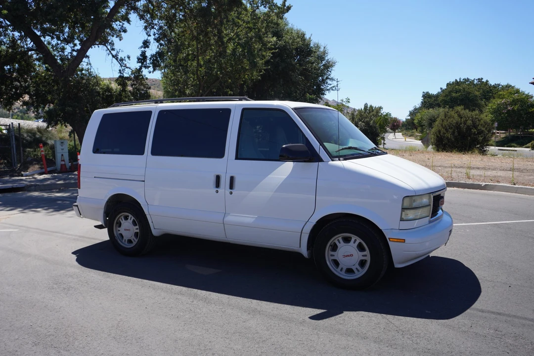 2003 GMC Savana - Image 8 of 31