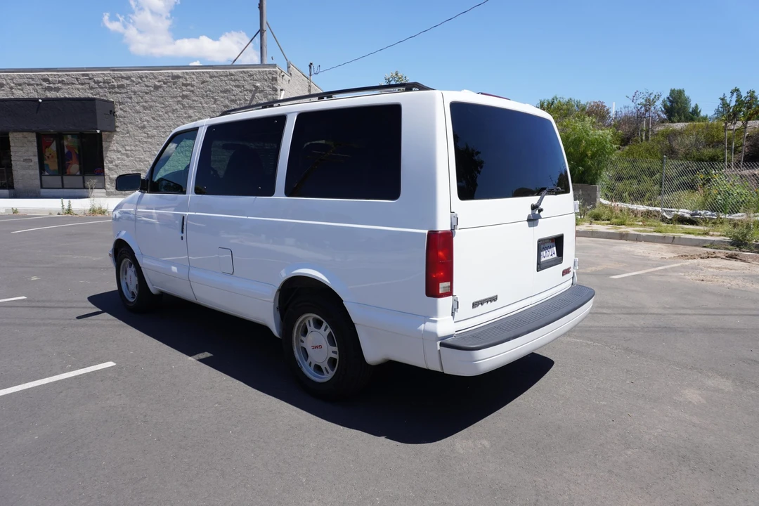 2003 GMC Savana - Image 17 of 31