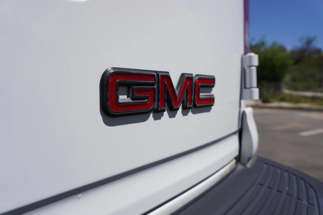 2003 GMC Savana - Image 27 of 31
