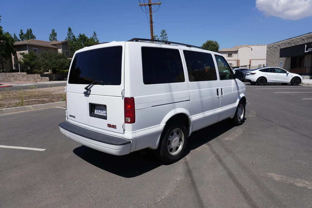 2003 GMC Savana - Image 13 of 31