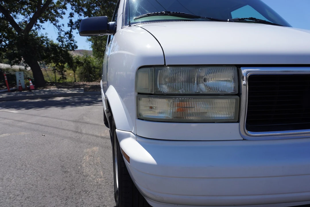 2003 GMC Savana - Image 25 of 31