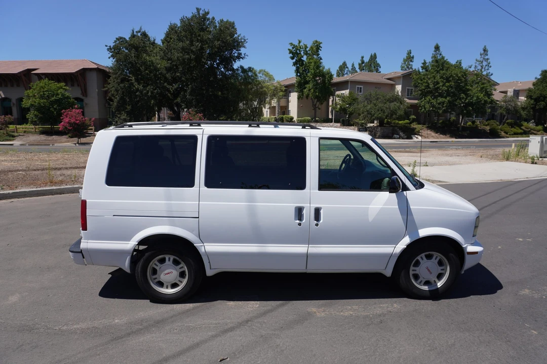 2003 GMC Savana - Image 9 of 31