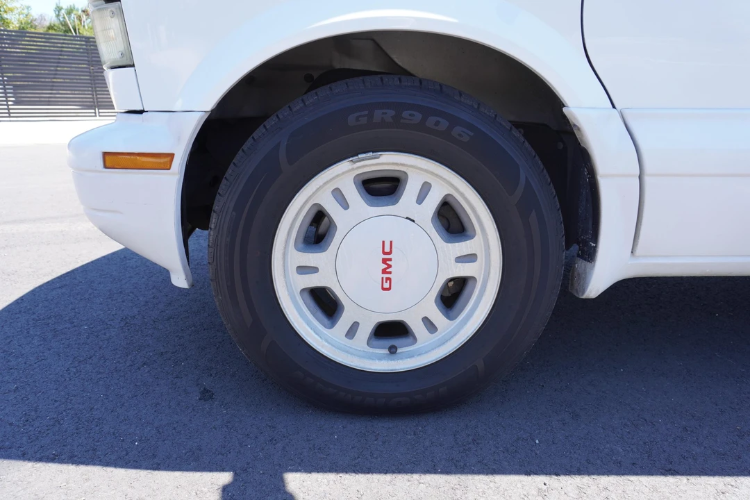 2003 GMC Savana - Image 31 of 31