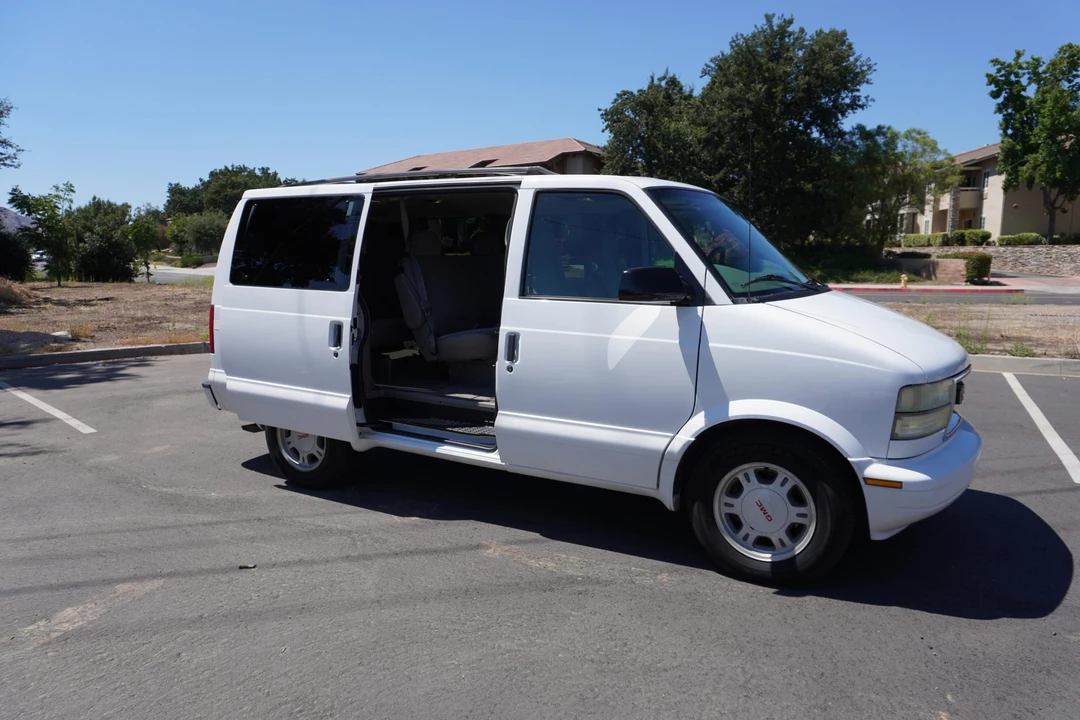 2003 GMC Savana - Image 21 of 31