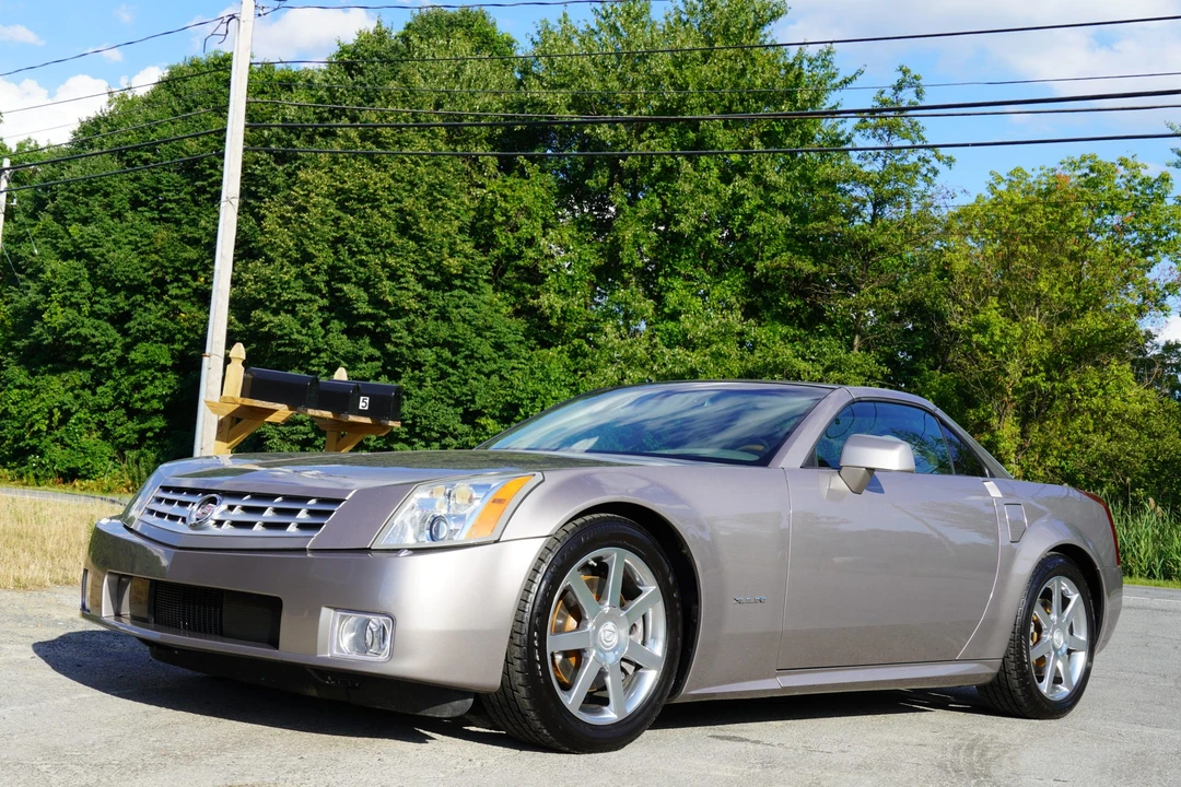 2004 Cadillac XLR - Image 4 of 31