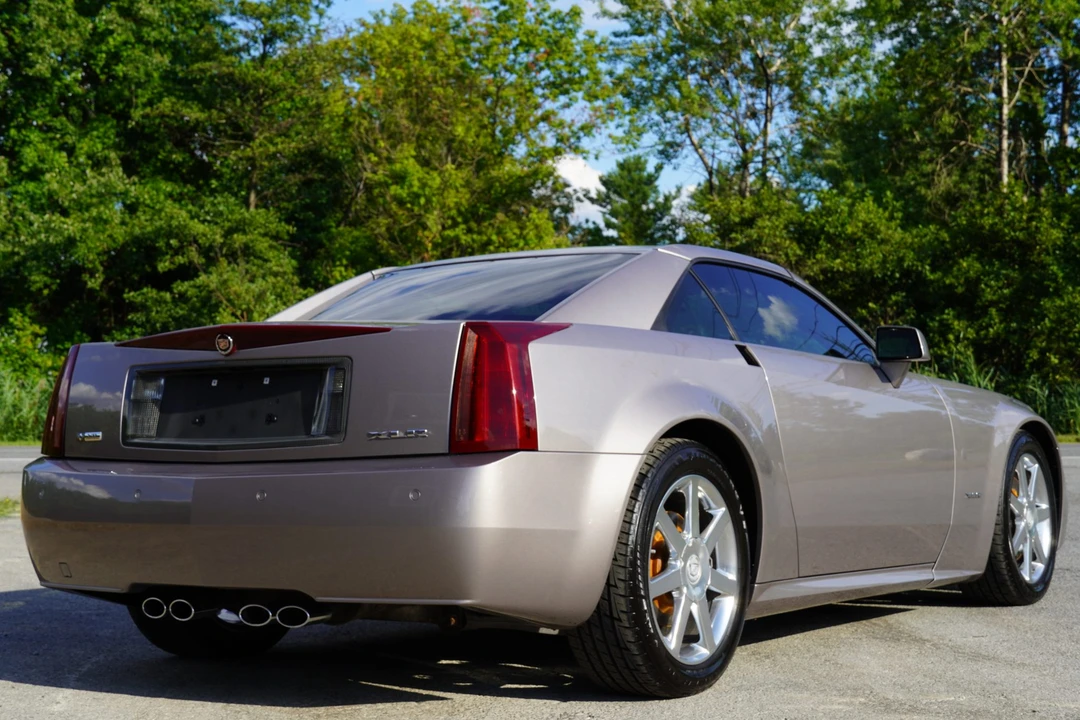 2004 Cadillac XLR - Image 13 of 31