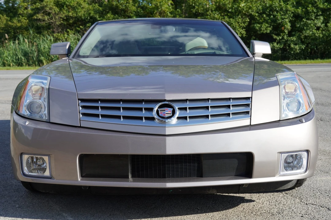 2004 Cadillac XLR - Image 24 of 31