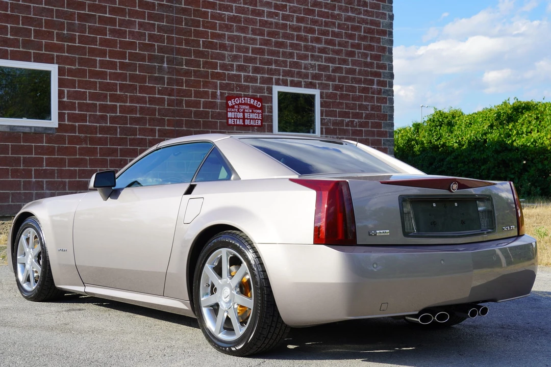 2004 Cadillac XLR - Image 8 of 31