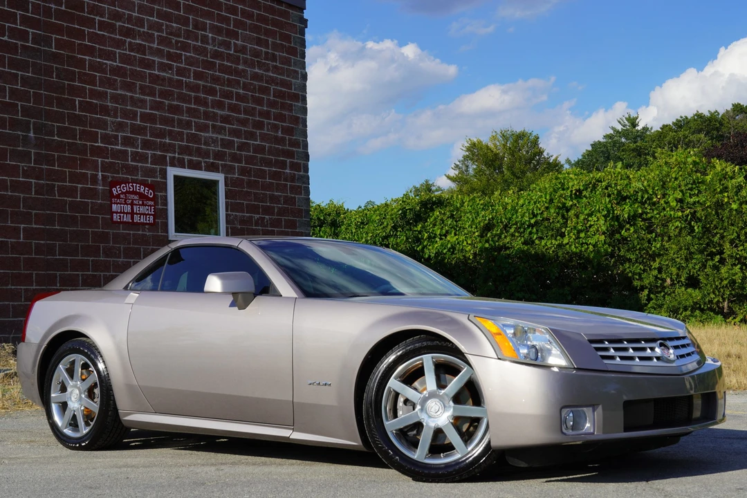2004 Cadillac XLR - Image 18 of 31