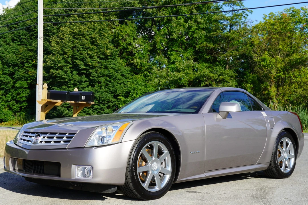 2004 Cadillac XLR - Image 3 of 31