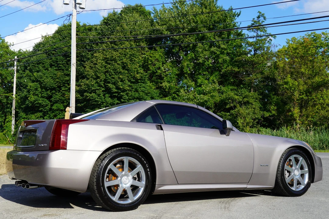 2004 Cadillac XLR - Image 15 of 31