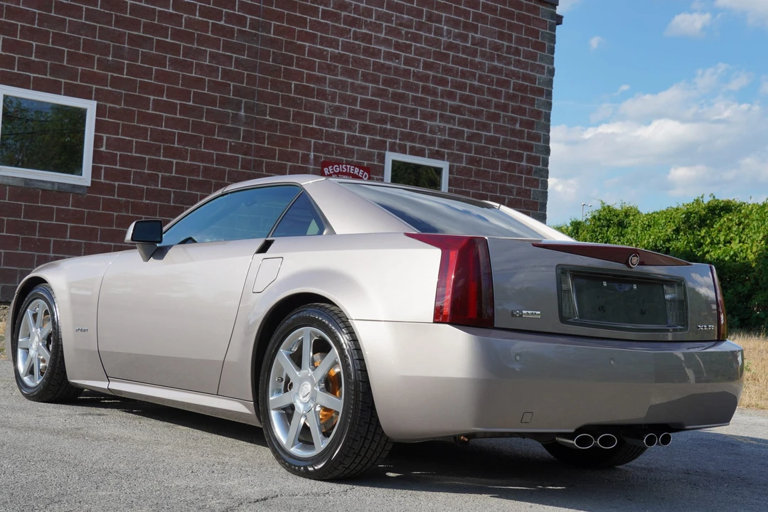 2004 Cadillac XLR - Image 9 of 31