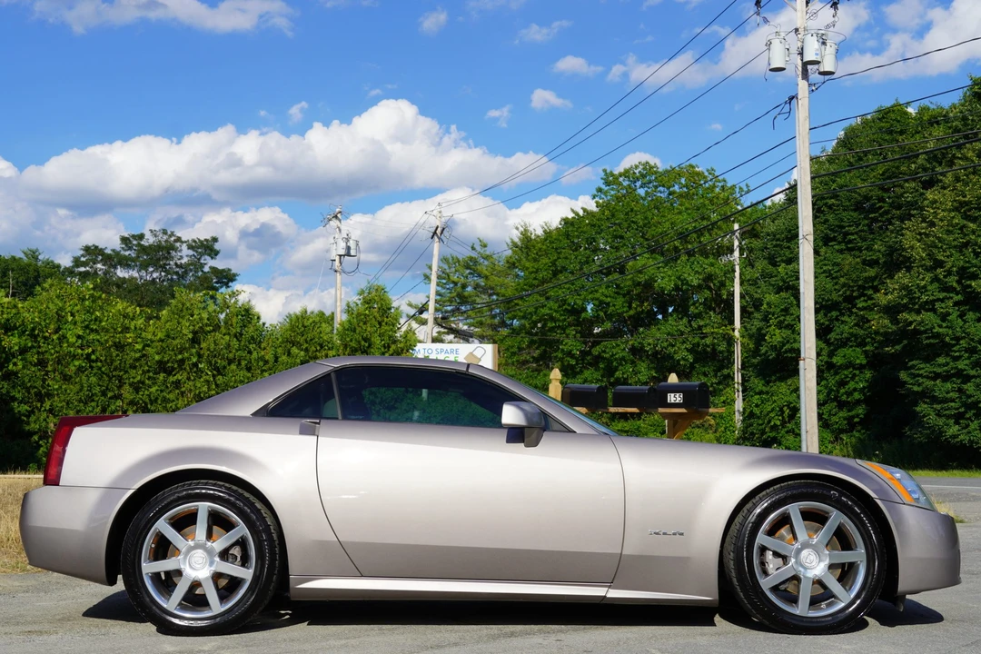 2004 Cadillac XLR - Image 16 of 31