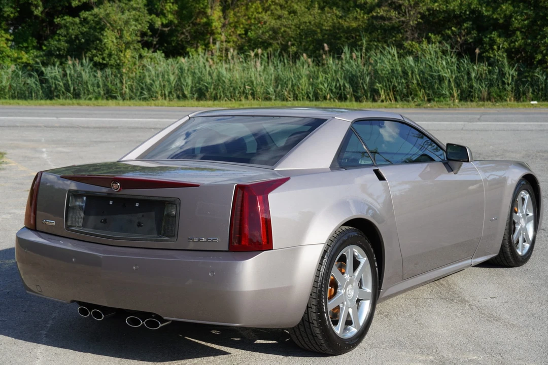 2004 Cadillac XLR - Image 14 of 31