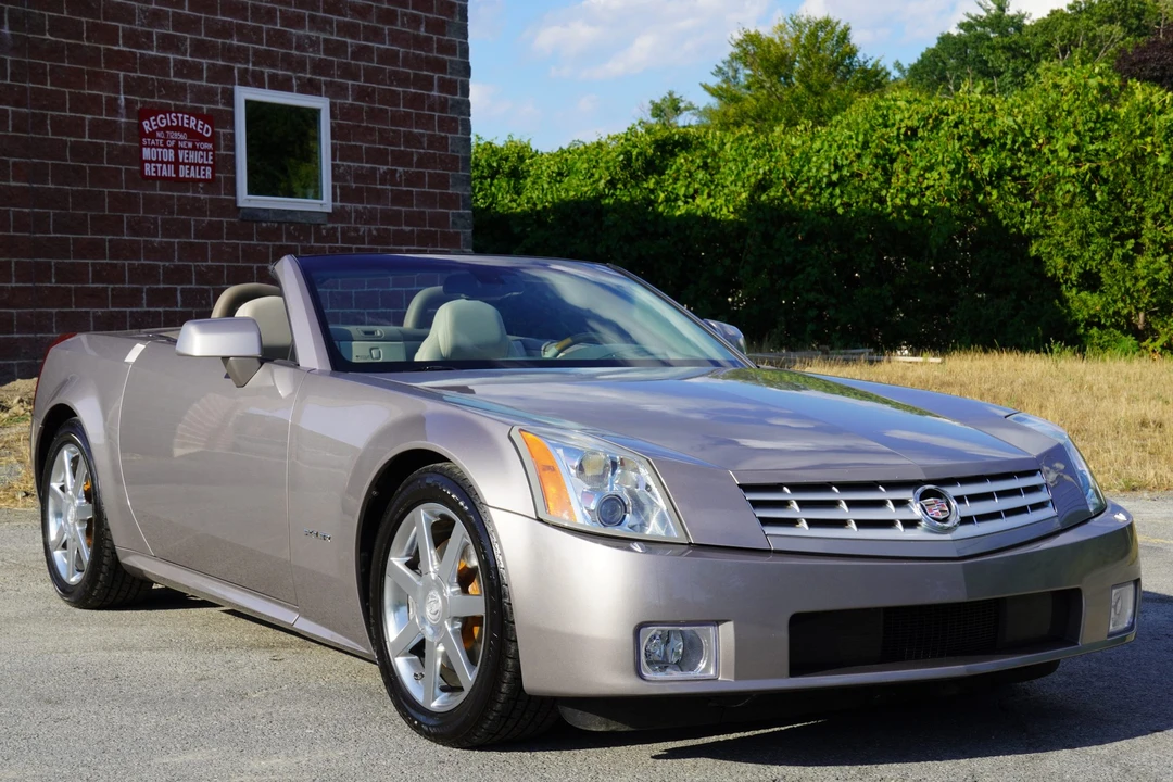 2004 Cadillac XLR - Image 23 of 31