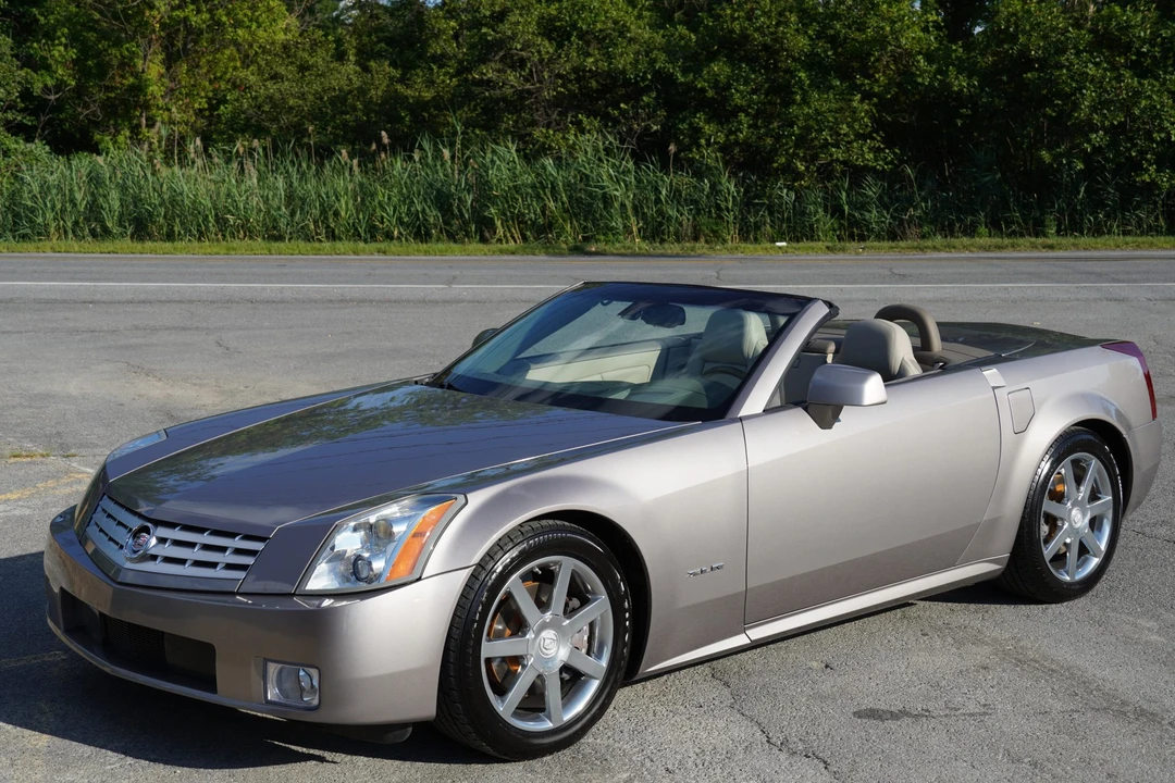2004 Cadillac XLR - Image 2 of 31