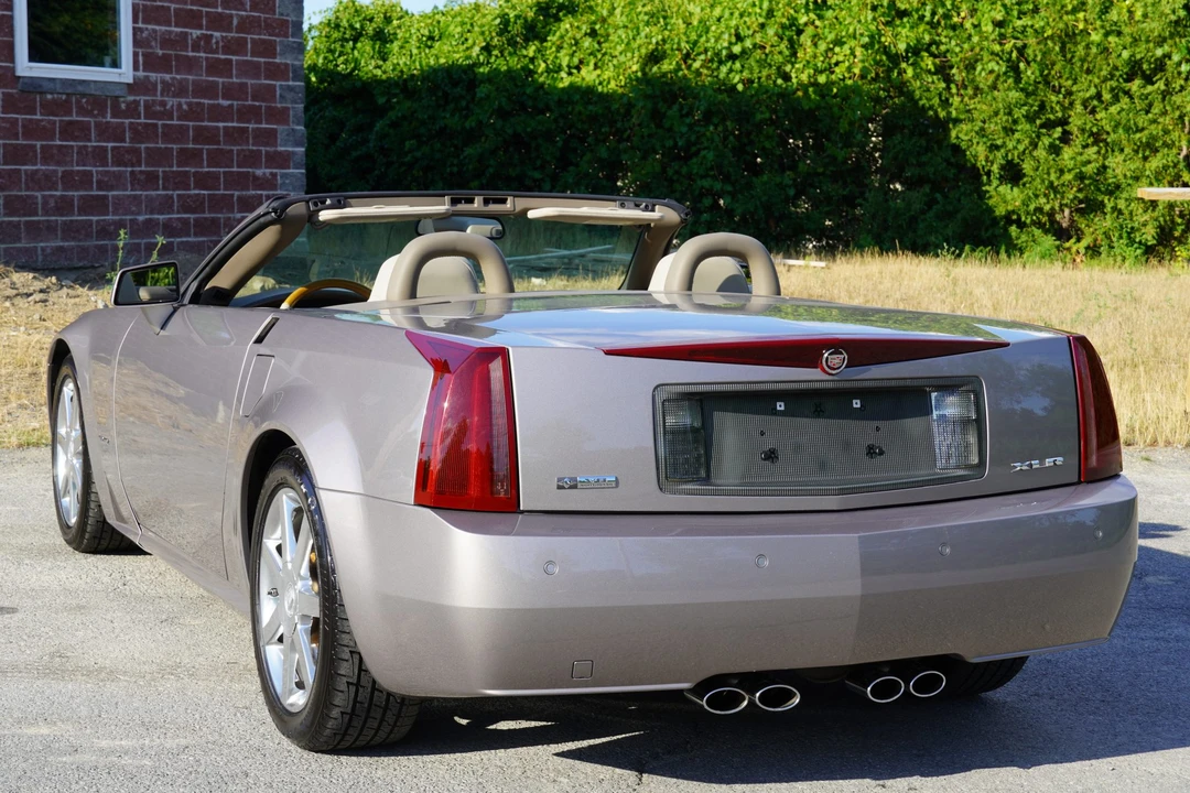 2004 Cadillac XLR - Image 10 of 31