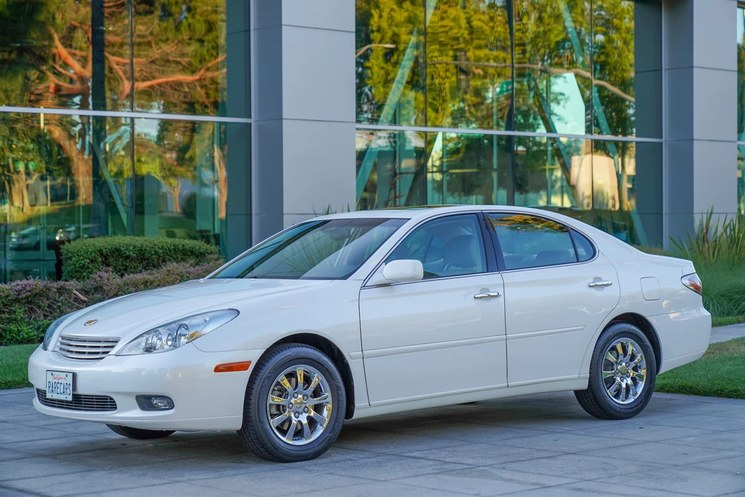 2004 Lexus ES 4th Gen - Image 2 of 31