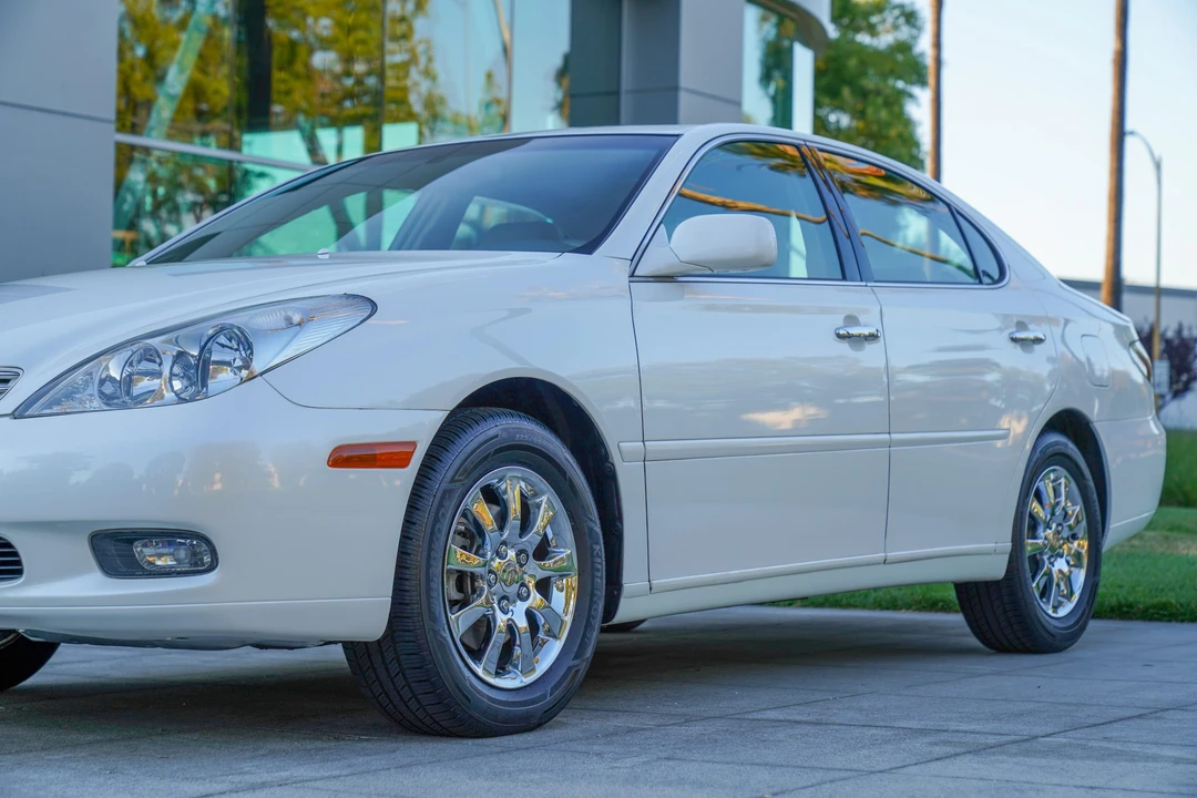 2004 Lexus ES 4th Gen - Image 12 of 31