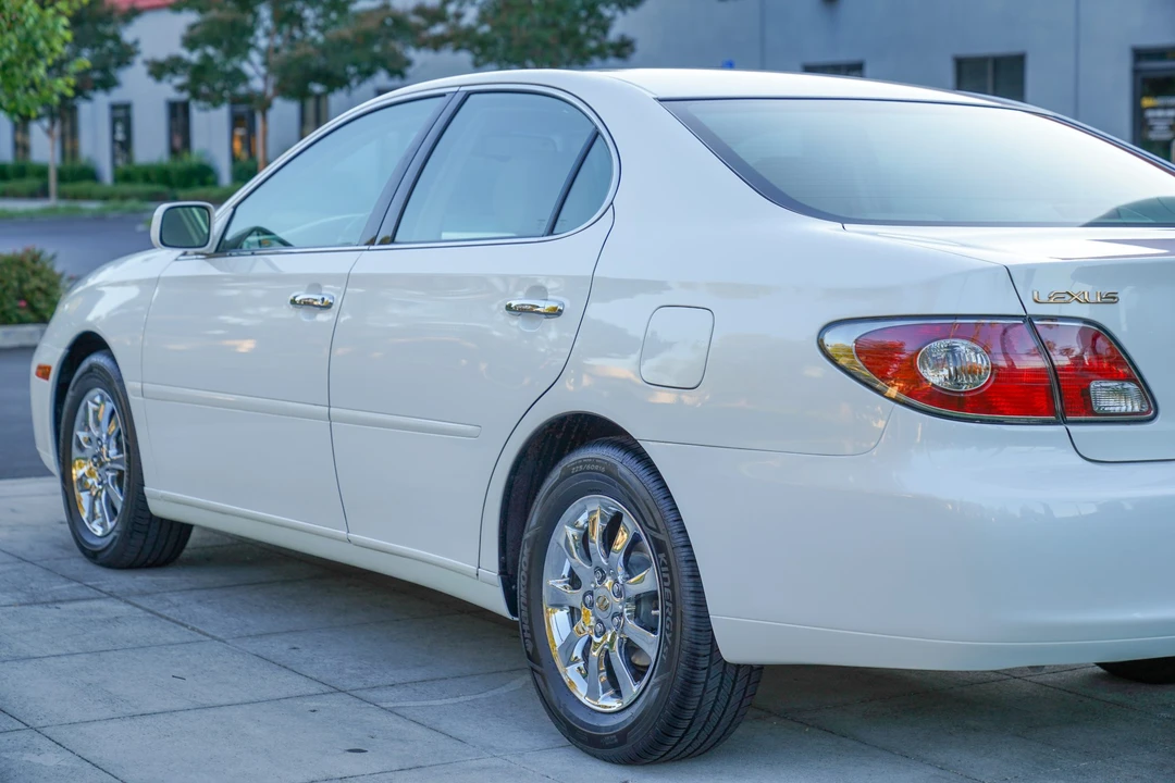 2004 Lexus ES 4th Gen - Image 14 of 31