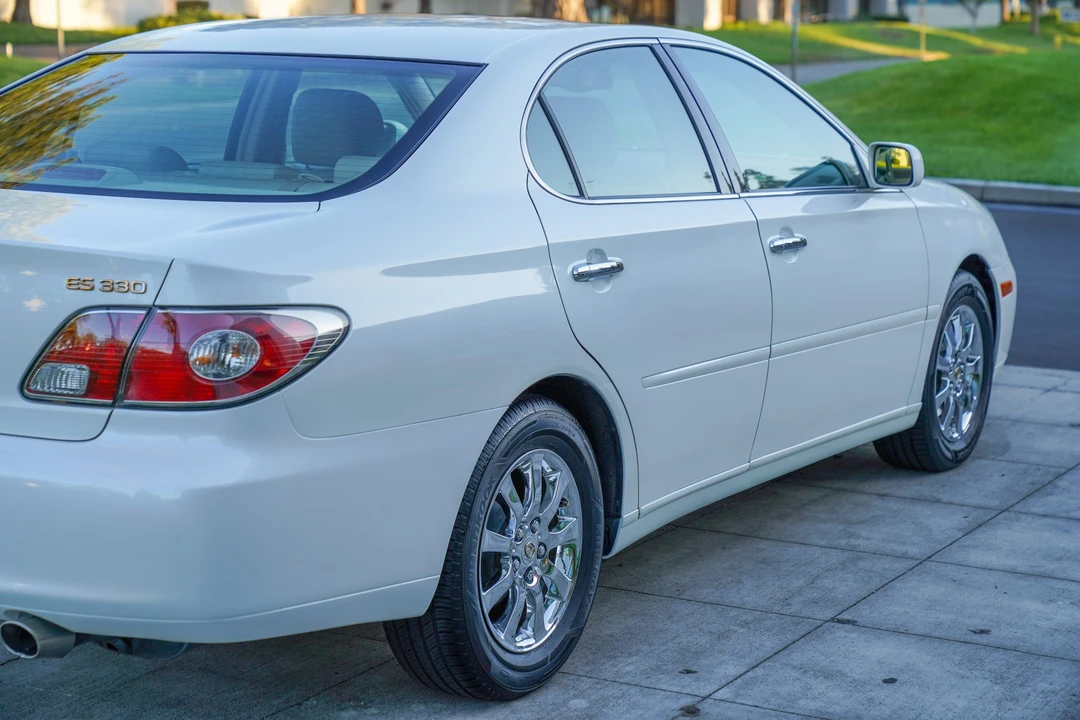 2004 Lexus ES 4th Gen - Image 15 of 31