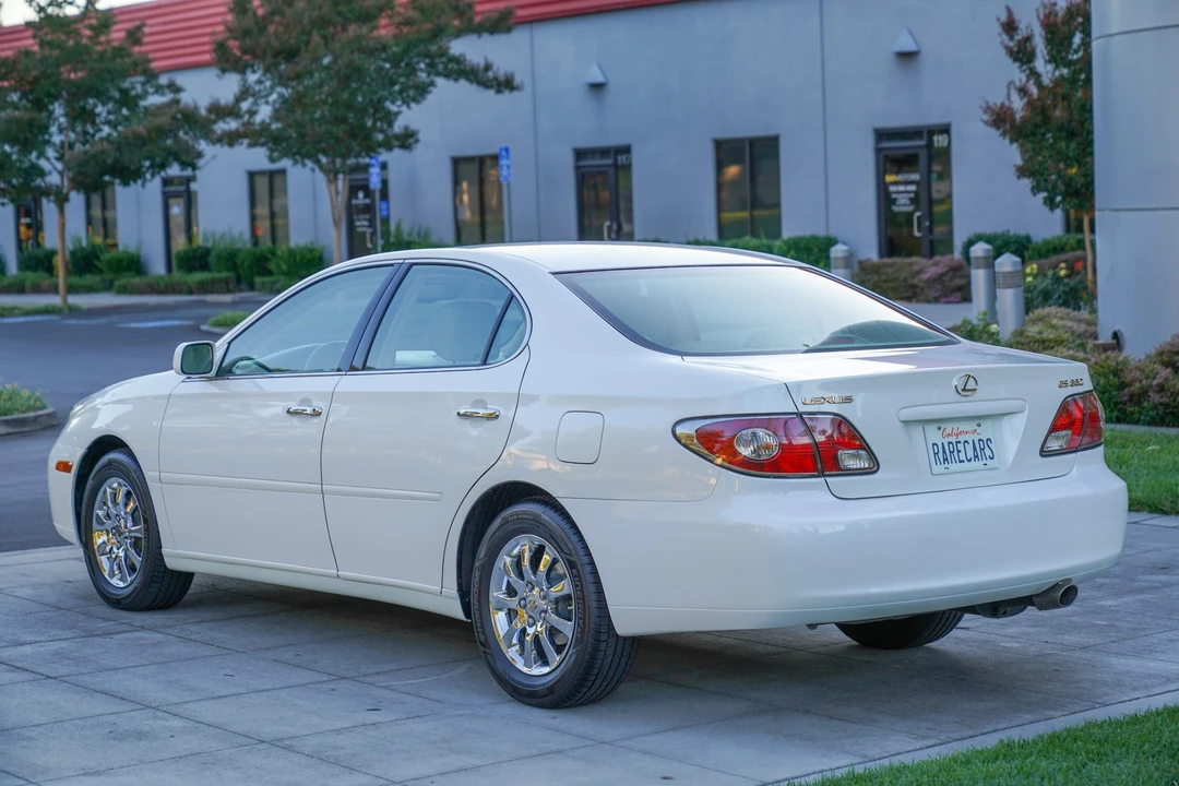 2004 Lexus ES 4th Gen - Image 4 of 31