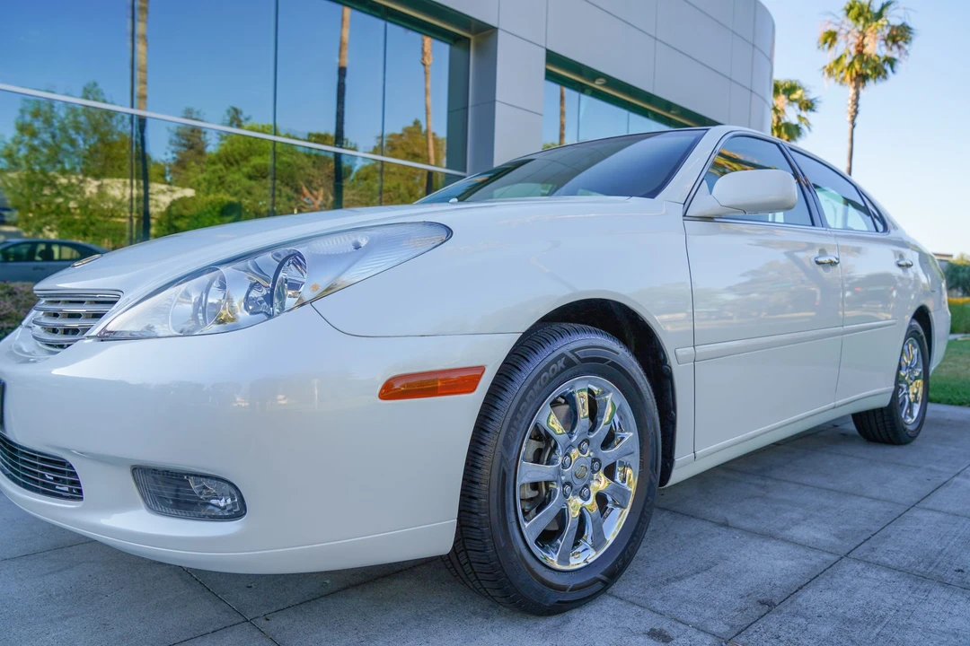 2004 Lexus ES 4th Gen - Image 11 of 31