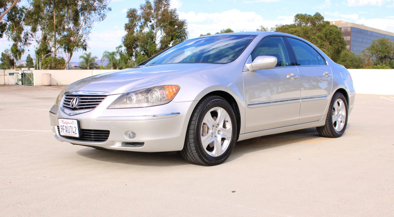 2005 Acura RL 2nd Gen - Image 4 of 31