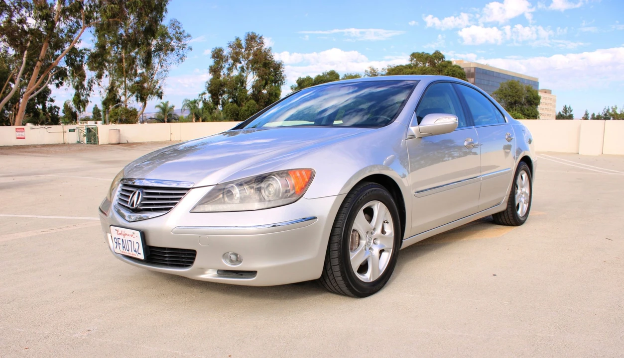 2005 Acura RL 2nd Gen - Image 5 of 31